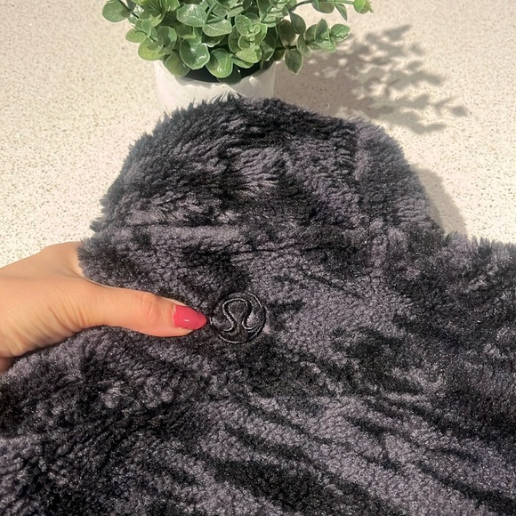Lululemon Sz XS/S Scuba Oversized Fleece Funnel Neck *Jacquard Camo Carbon Black - Picture 12 of 16